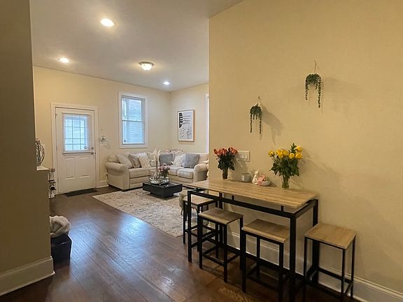 3rd image of 2619 N Southport Ave APT 1