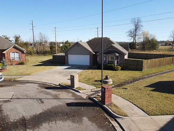 2nd image of 4043 Rosewood Pl