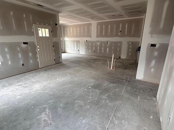 3rd image of 131 Merle Road