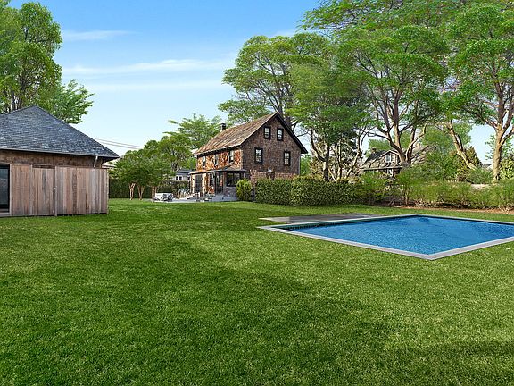 3rd image of 103 Mill Hill Ln