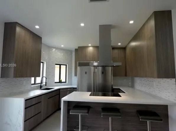 7963 NW 195th Ter, Hialeah, FL 33015