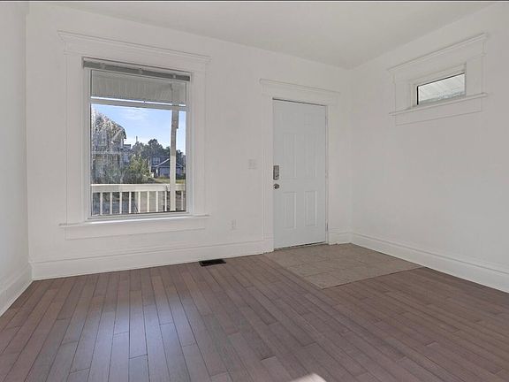2nd image of 255 E 18th Ave
