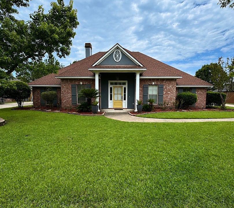 1st image of 1812 Bayou Bend Dr