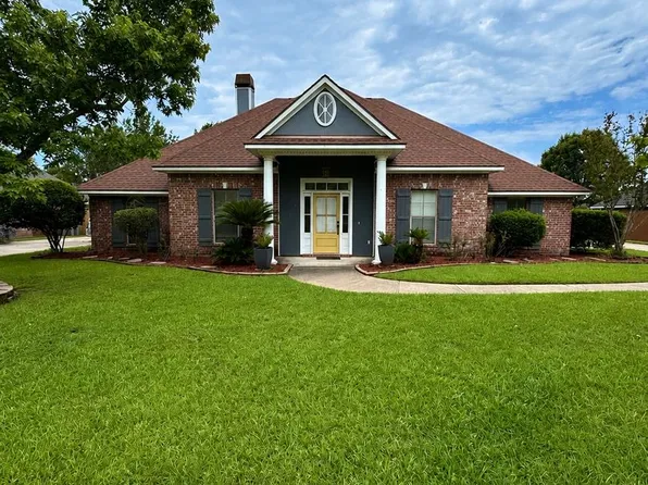 1812 Bayou Bend Dr, Bossier City, LA 71111