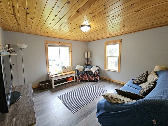 4th image of 1020 Rosewood St