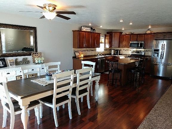 4th image of 2800 Mulligan Dr