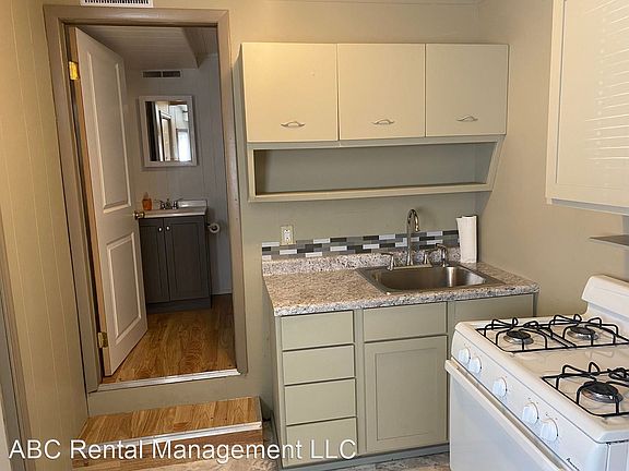 2nd image of 901 S Central Ave #4