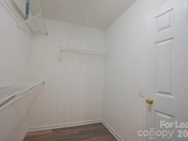 2411 Normancrest Ct — Photo 16