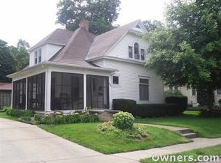 849 10th St, Charleston, IL 61920