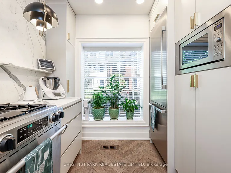 27 Gibson Ave — Photo 8