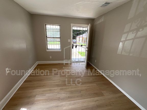 4th image of 2402 Shasta Ave