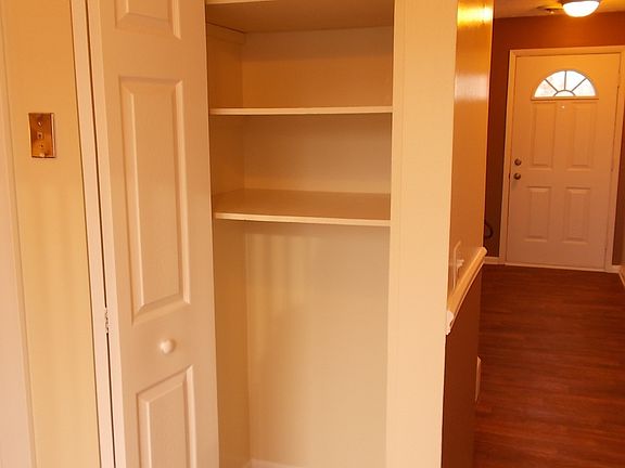 5th image of 348 Jefferson Ave APT 18