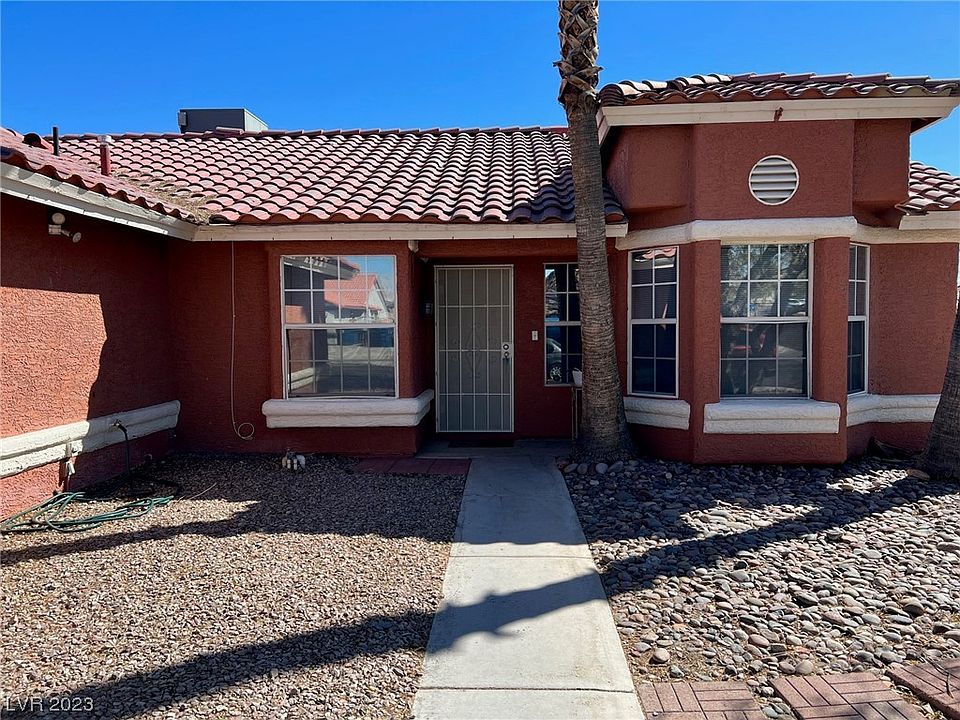 1st image of 7992 Crystal Haven Ln