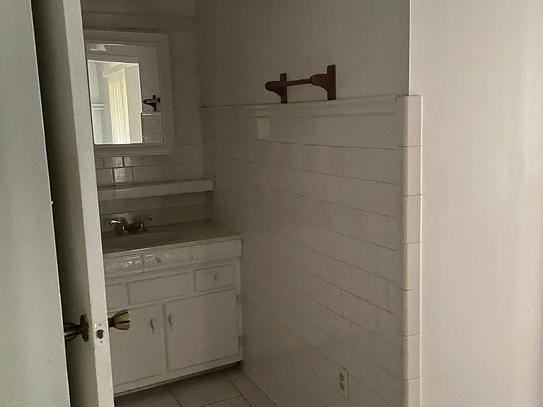 800 Fox Run Ave #4 — Photo 16
