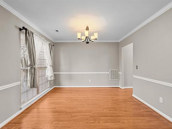 4th image of 3911 Gisbourne Dr