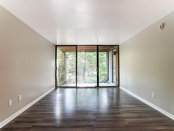 5th image of 5098 Strawpocket Ln #3