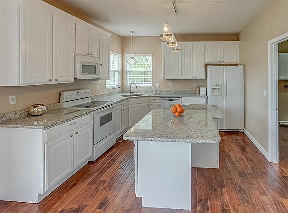 4th image of 3422 Wilderness Dr