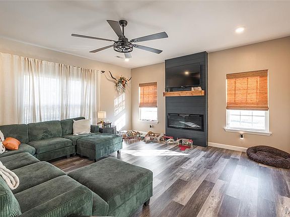 4th image of 101 Greentree Rd