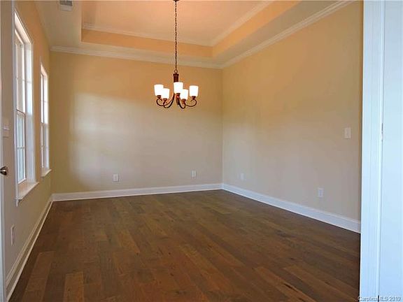 2nd image of 1649 Williamsburg Dr