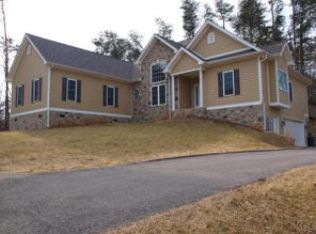 49 Middlecreek Ct, Moneta, VA 24121