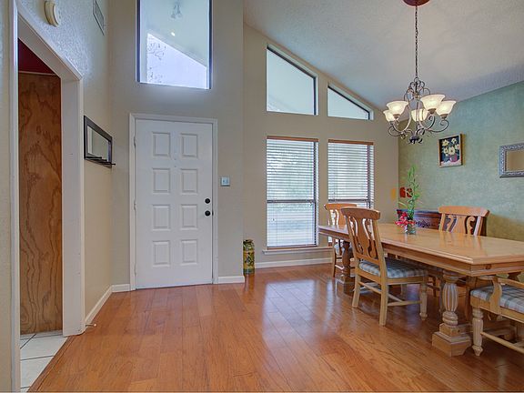 5th image of 507 Meadow Creek Dr