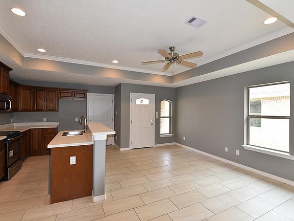 2nd image of 403 N 2nd 1/2 St #B