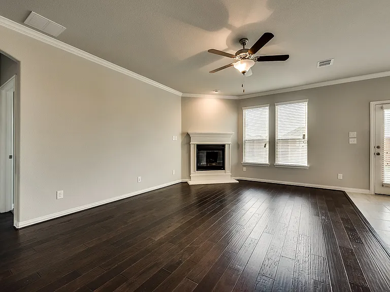 15925 Holly Crk — Photo 13