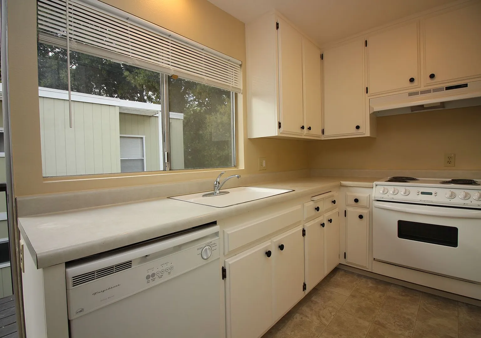 2437 Bethards Drive — Photo 3