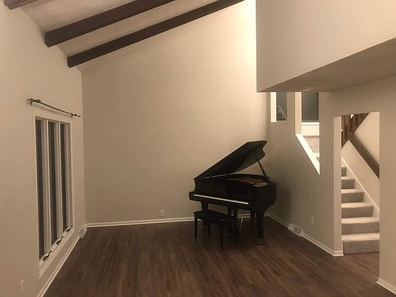 5th image of 60 Beechwood Dr
