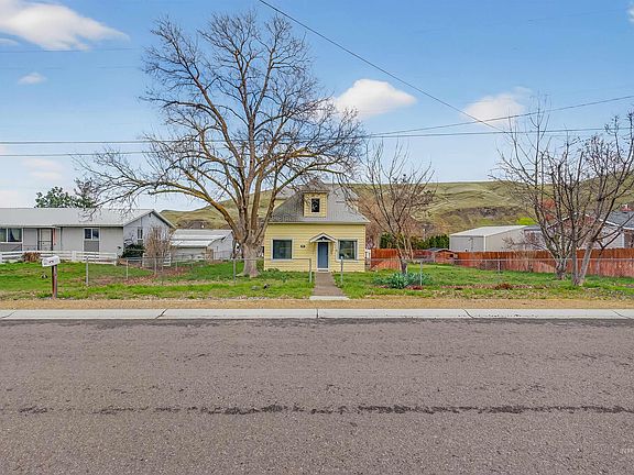 4th image of 815 2nd St