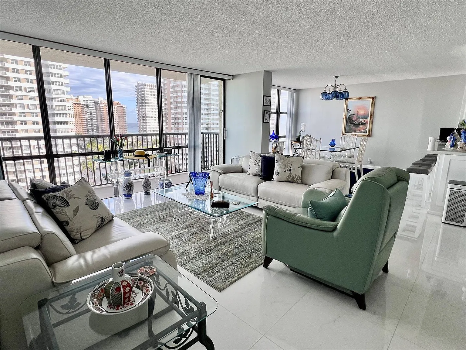 2 bed, 1300 sqft, $3,000 — Photo 2
