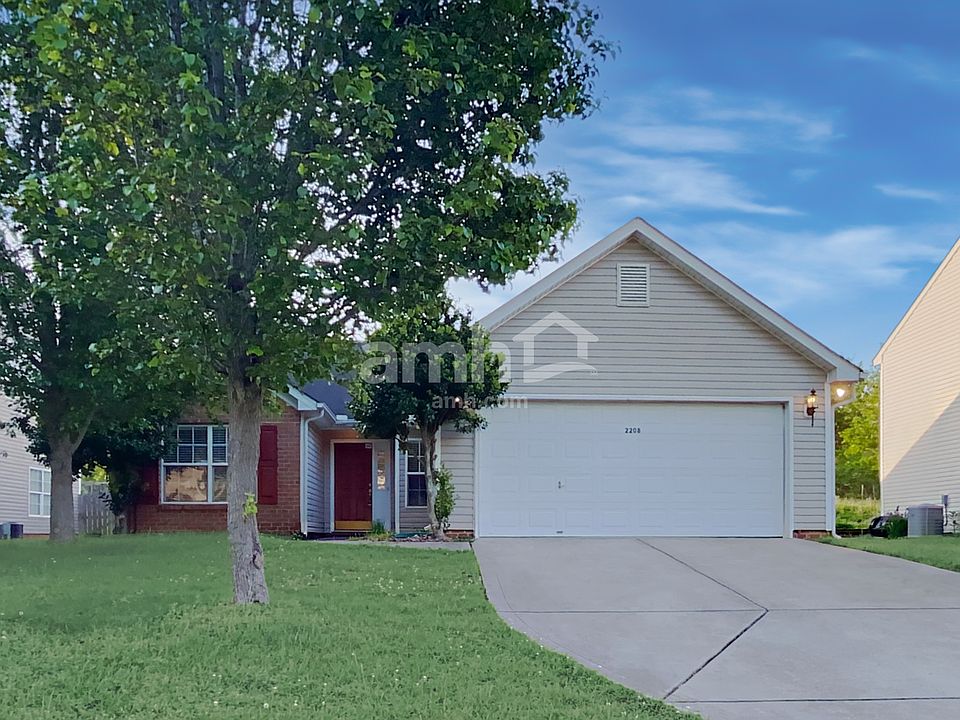 1st image of 2208 Thorn Crest Dr
