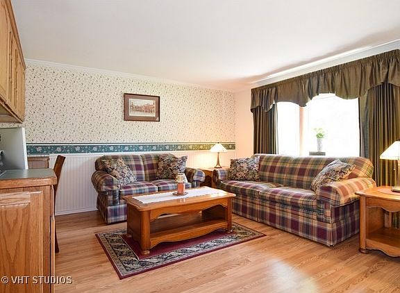 2nd image of 1000 Sharon Ln