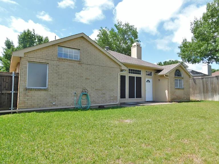 2409 Westview Trl — Photo 26