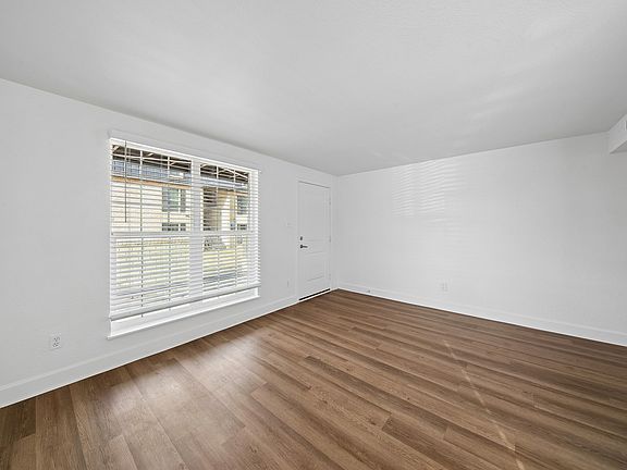 3rd image of 3227 S Parker Rd #12-1211
