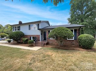 905 Lynhaven Dr, Gastonia, NC 28052