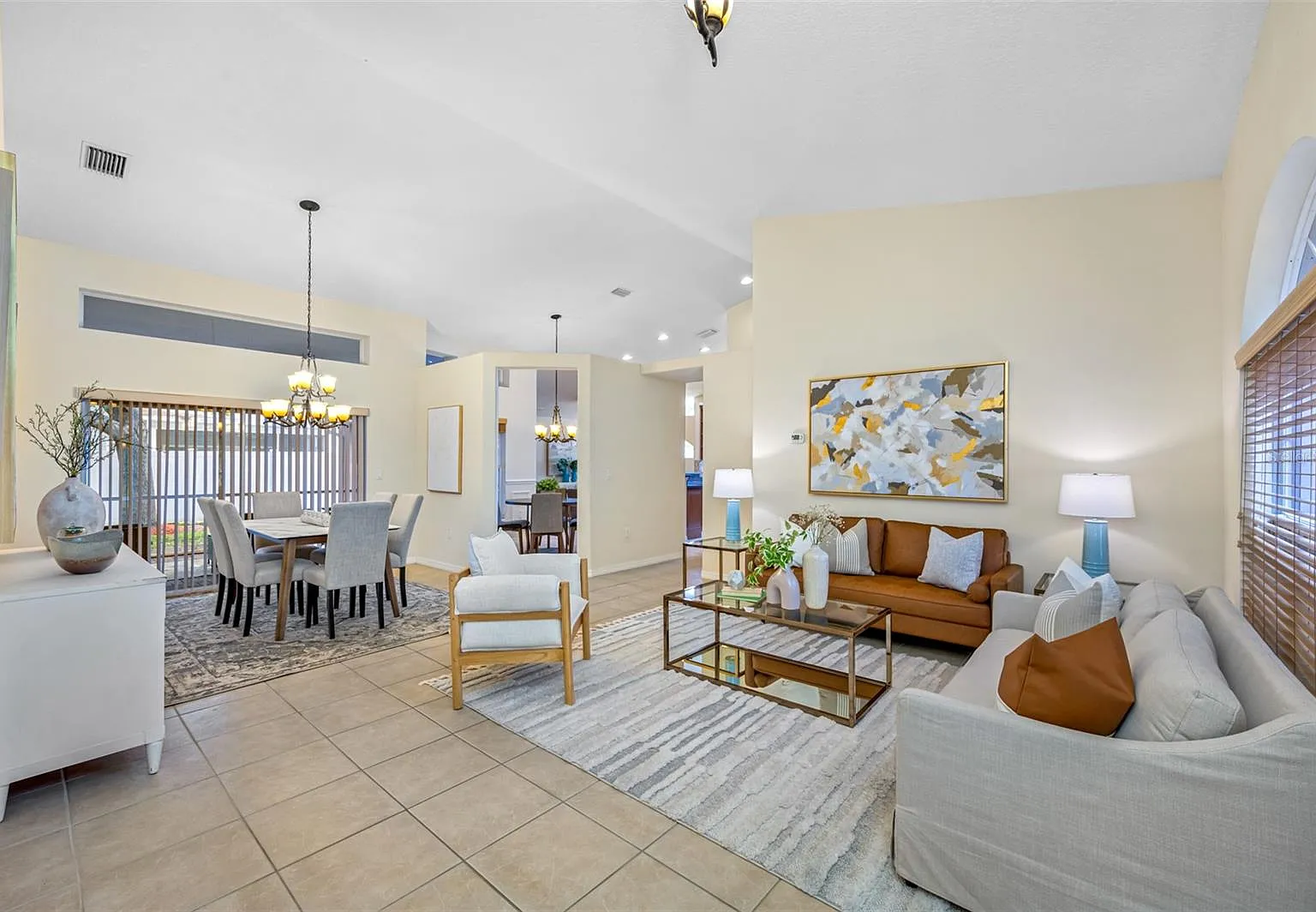3 bed, 1924 sqft, $2,295 — Photo 3
