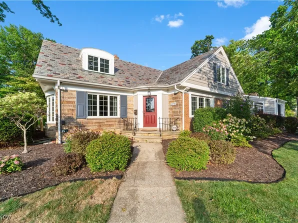 20710 Edgecliff Dr, Euclid, OH 44123