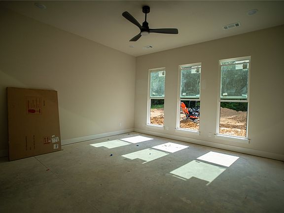 4th image of 316 S Happy Hollow Rd