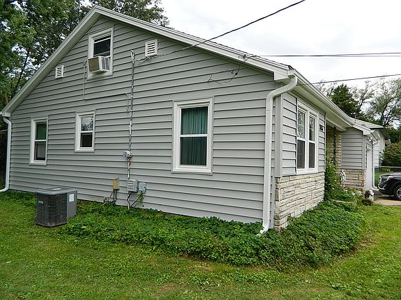 3rd image of 3806 Messanie St
