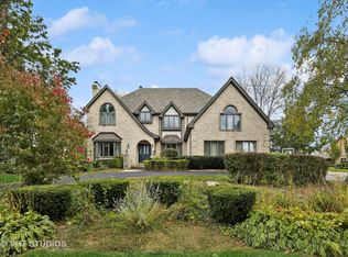 2 Hunter Ct, Burr Ridge, IL 60527