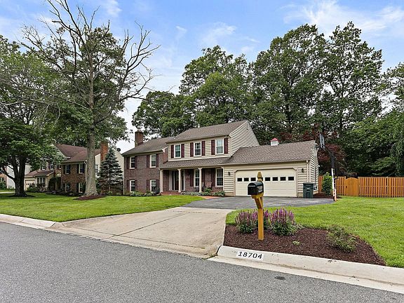 5th image of 18704 Thornberry Ln