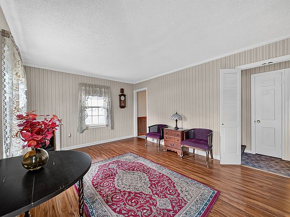 5th image of 1369 W 32nd St