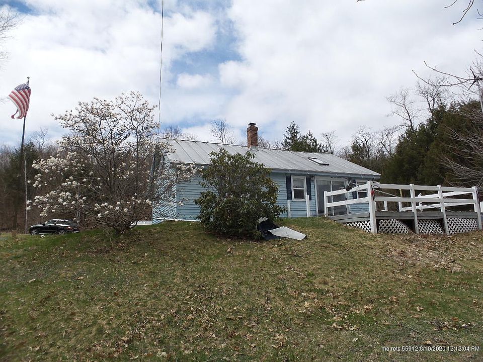 2nd image of 504 Carry Pond Rd