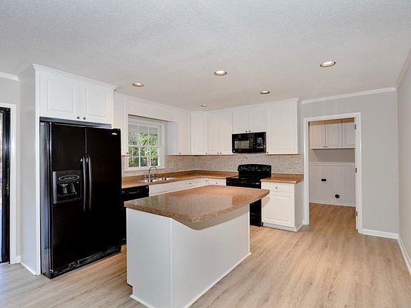 5th image of 1290 Northshore Dr