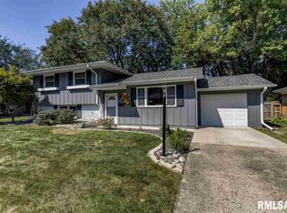 517 Witherspoon Dr, Springfield, IL 62704