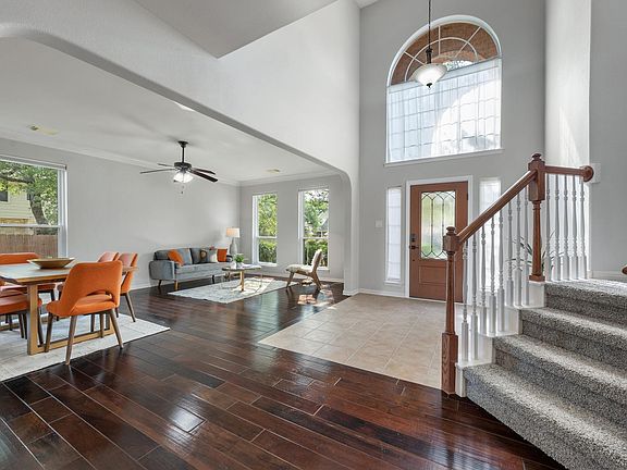 2nd image of 10808 Beachmont Ln