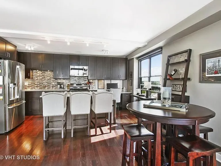 2930 N Sheridan Rd #1307 — Photo 2