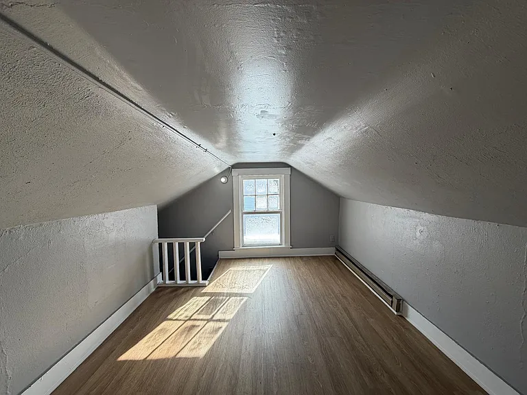 533 W Greene St — Photo 6