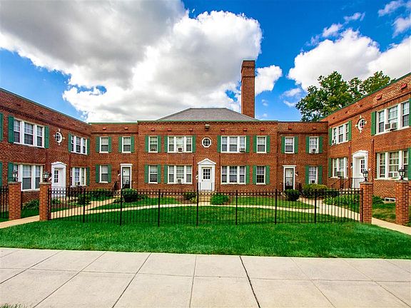 3rd image of 2333 Skyland Pl SE #329-0205